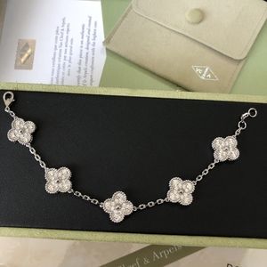 Women's bracelet in 18k white gold with colorless diamonds